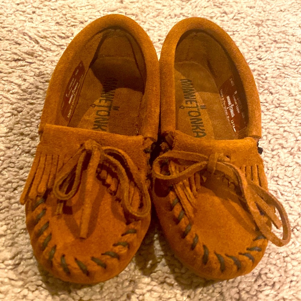 Minnetonka Girls Shoes